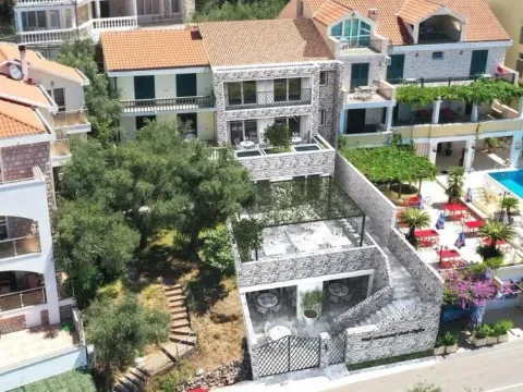 Prodaja, kuća, 468m², Budva, Crna Gora - image 1