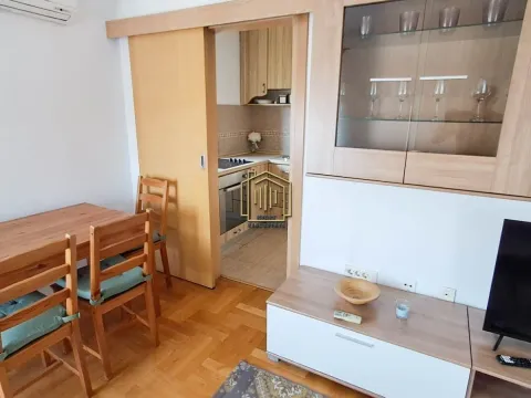 Izdavanje, jednosoban stan, 43m², Stari Aerodrom, Podgorica - image 5