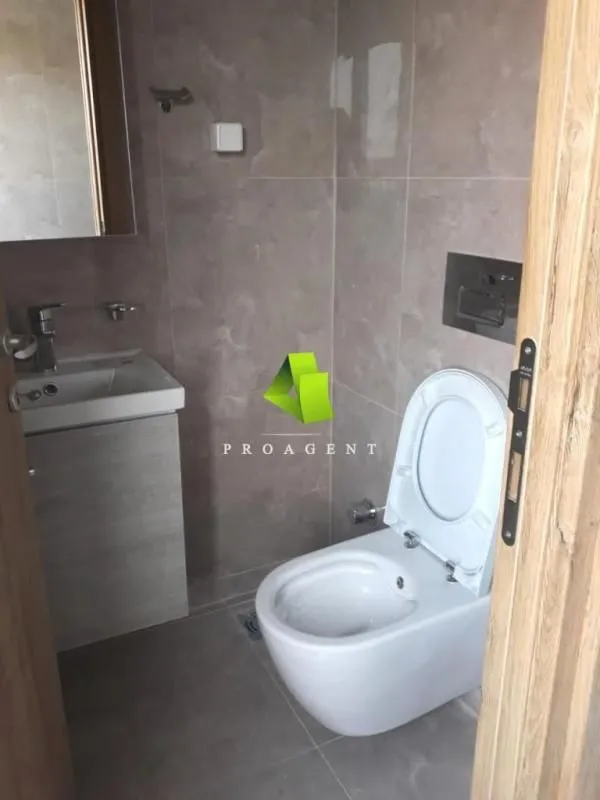 Rent, office space, 260m², Medijana, Niš
