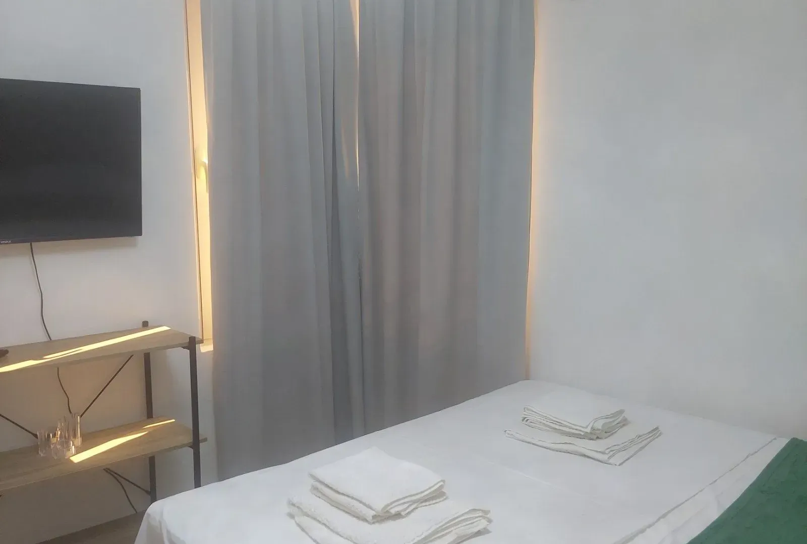 Izdavanje, jednosoban stan, 63m², Slovenska Plaža, Budva