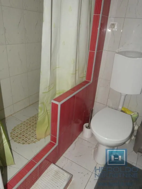 Prodaja, kuća, 380m², Pivara, Jagodina