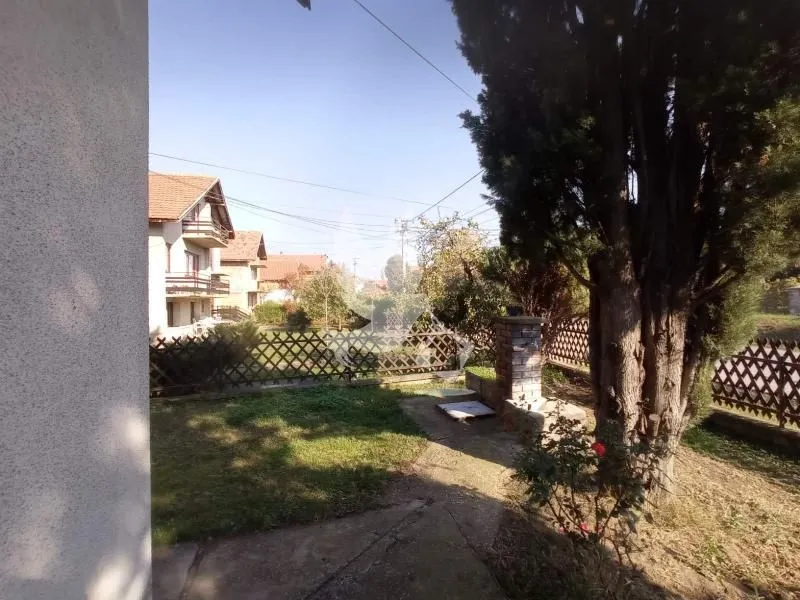 Prodaja, kuća, 215m², Mladenovac selo, Mladenovac