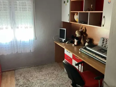 Izdavanje, kuća, 140m², Vranići, Podgorica - image 11