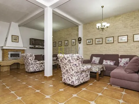 Prodaja, kuća, 400m², Danilovgrad, Crna Gora - image 12