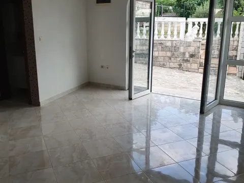 Poslovni prostor in Dobrota