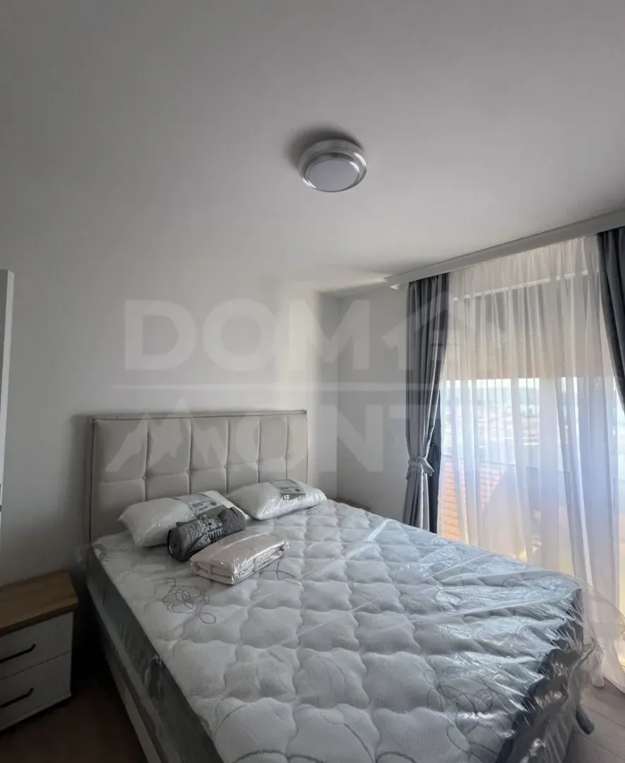 Izdavanje, jednosoban stan, 42m², Tivat, Crna Gora