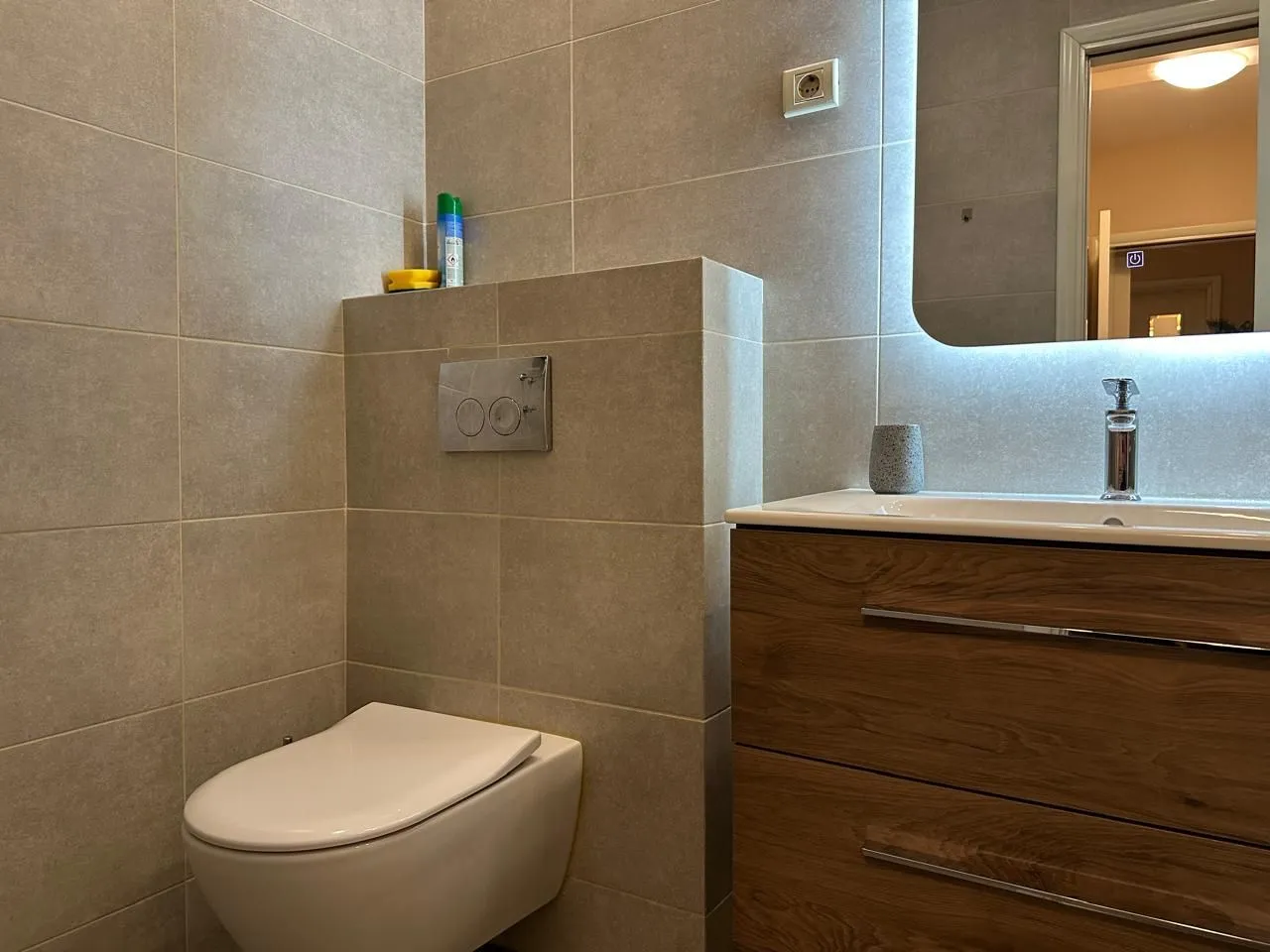 Izdavanje, dvosoban stan, 75m², Preko Morače, Podgorica