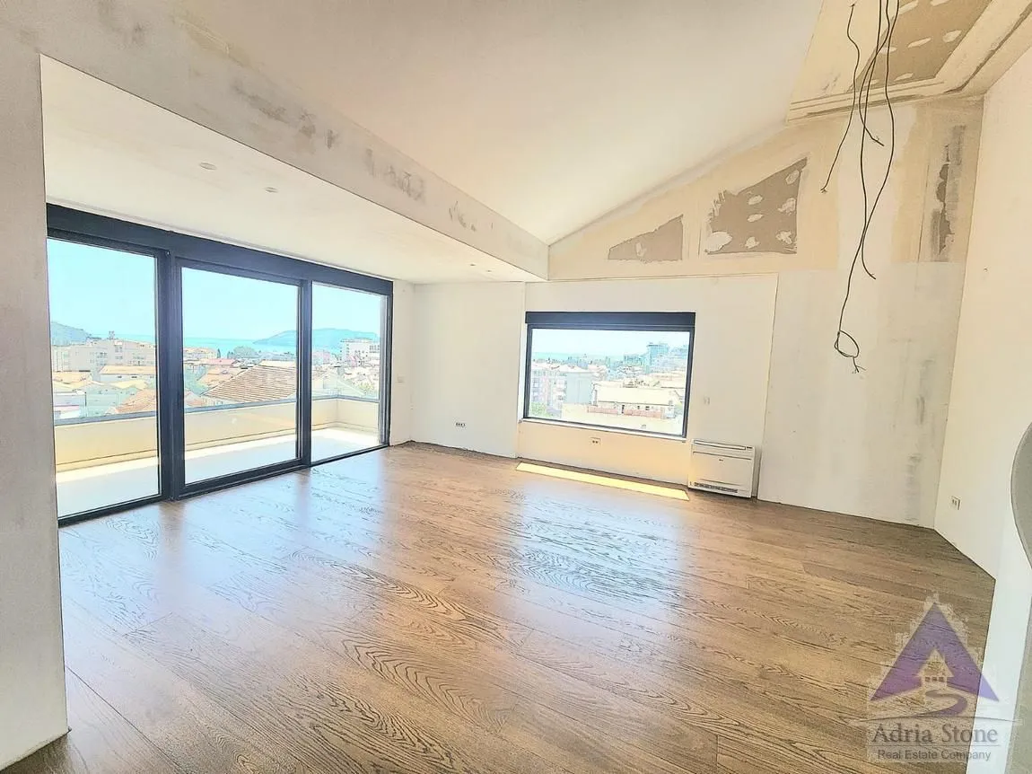 Sale, three bedroom apartment, 130m², Podkošljun, Budva