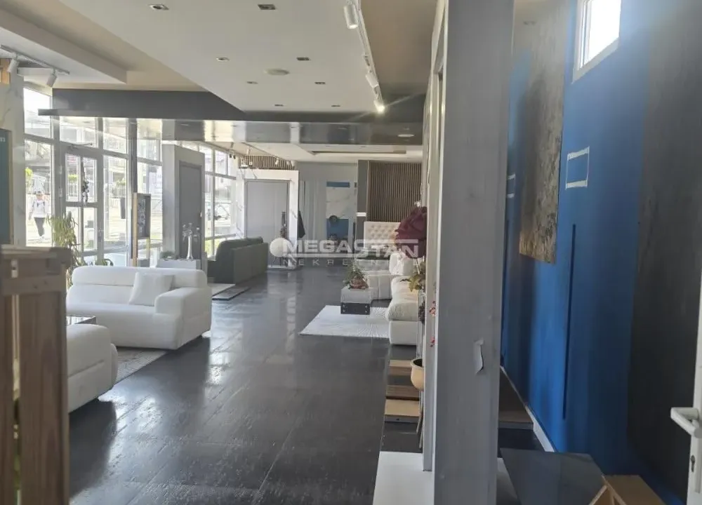 Rent, office space, 330m², Čukarica, Beograd