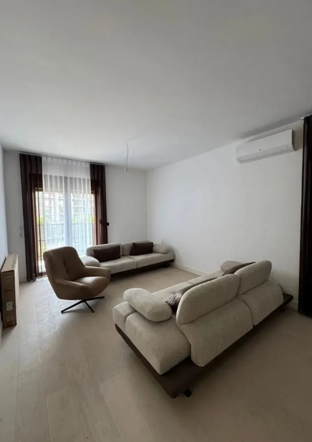 Izdavanje, jednosoban stan, 53m², Podgorica, Crna Gora