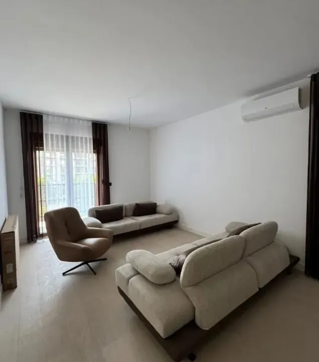 Izdavanje, jednosoban stan, 53m², Podgorica, Crna Gora