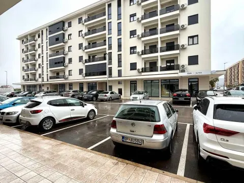 Sale, two bedroom apartment, 52m², New City, Podgorica - image 2
