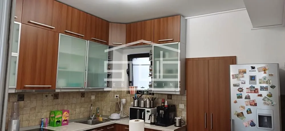 Izdavanje, četvorosoban stan, 204m², Vračar Sve Podlokacije, Beograd