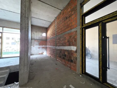 Izdavanje, poslovni prostor, 350m², Central Point, Podgorica - image 7
