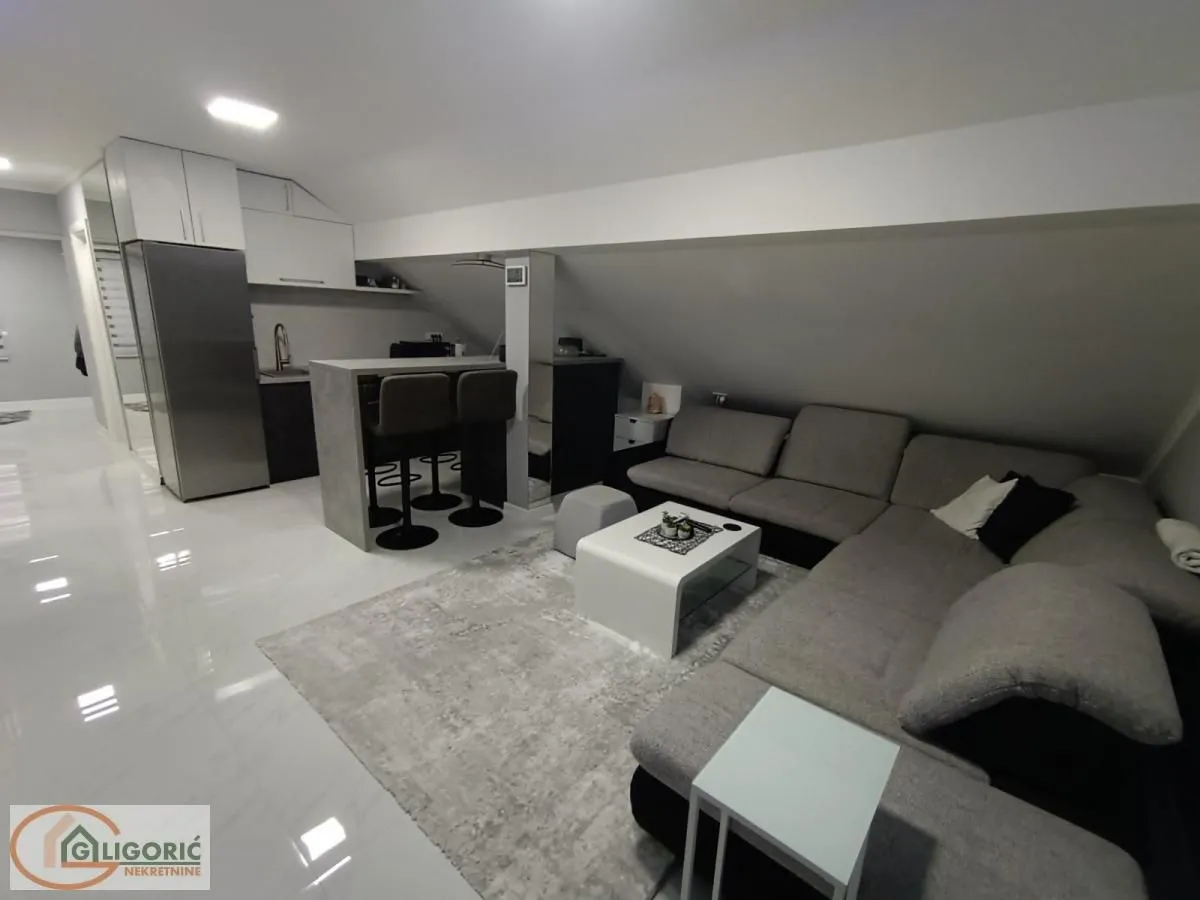 Prodaja, kuća, 346m², Strelište, Pančevo