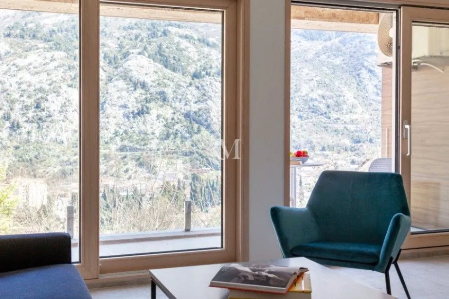 Izdavanje, jednosoban stan, 73m², Kotor, Crna Gora