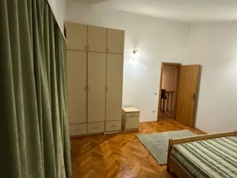Izdavanje, kuća, 170m², Gornja Gorica, Podgorica - image 3