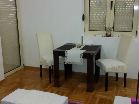 Izdavanje, trosoban stan, 30m², Zabjelo, Podgorica - image 13