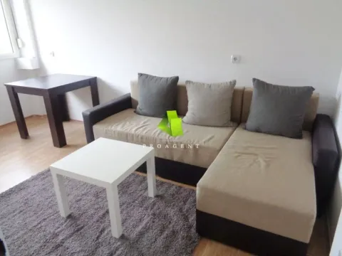 Izdavanje, dvosoban stan, 39m², Centar, Niš