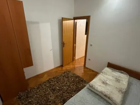 Izdavanje, kuća, 170m², Gornja Gorica, Podgorica - image 8