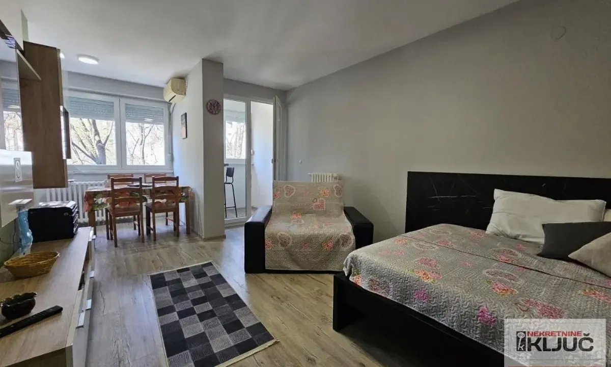 Prodaja, jednosoban stan, 33m², Bulevar Oslobodjenja, Novi Sad Sve Podlokacije