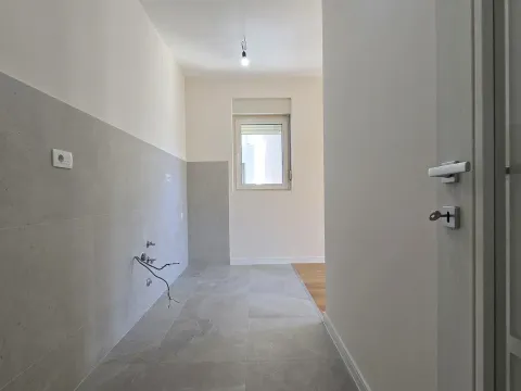 Rent, apartment, 93m², Central Point, Podgorica - image 7