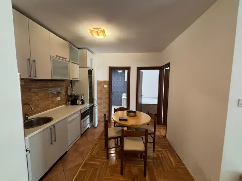Izdavanje, dvosoban stan, 60m², City Kvart, Podgorica - image 7