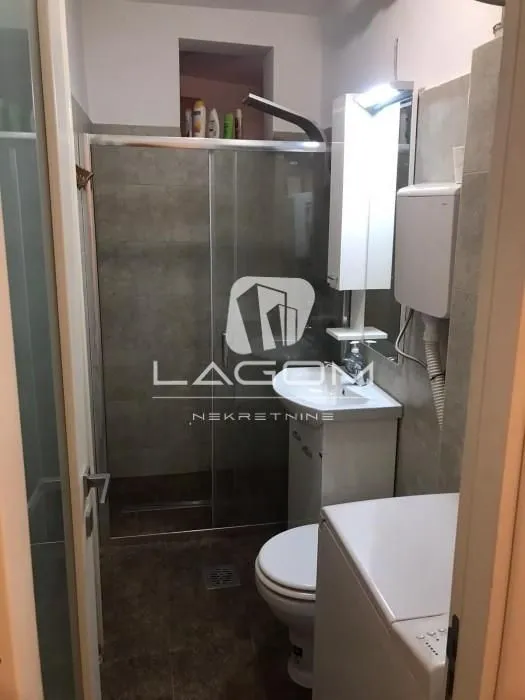 Rent, one bedroom apartment, 33m², Voždovac Sve Podlokacije, Beograd