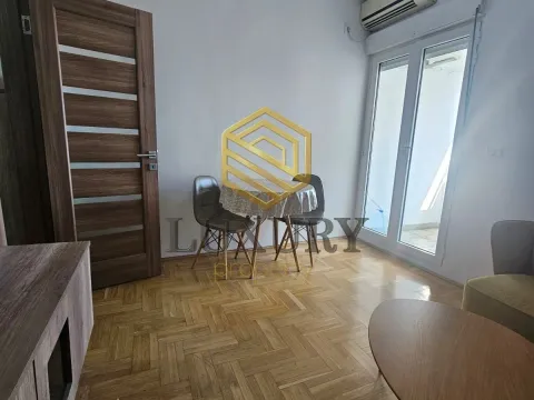 Izdavanje, garsonjera, 25m², Vezirov Most, Podgorica - image 8