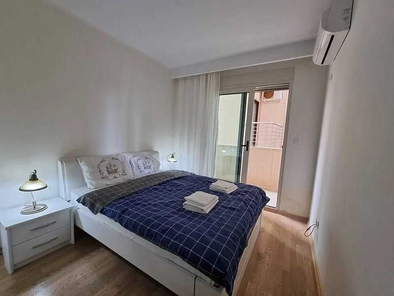 Rent, two bedroom apartment, 94m², Bečići, Budva