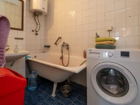 Prodaja, jednosoban stan, 65m², Pobrežje, Podgorica - image 9