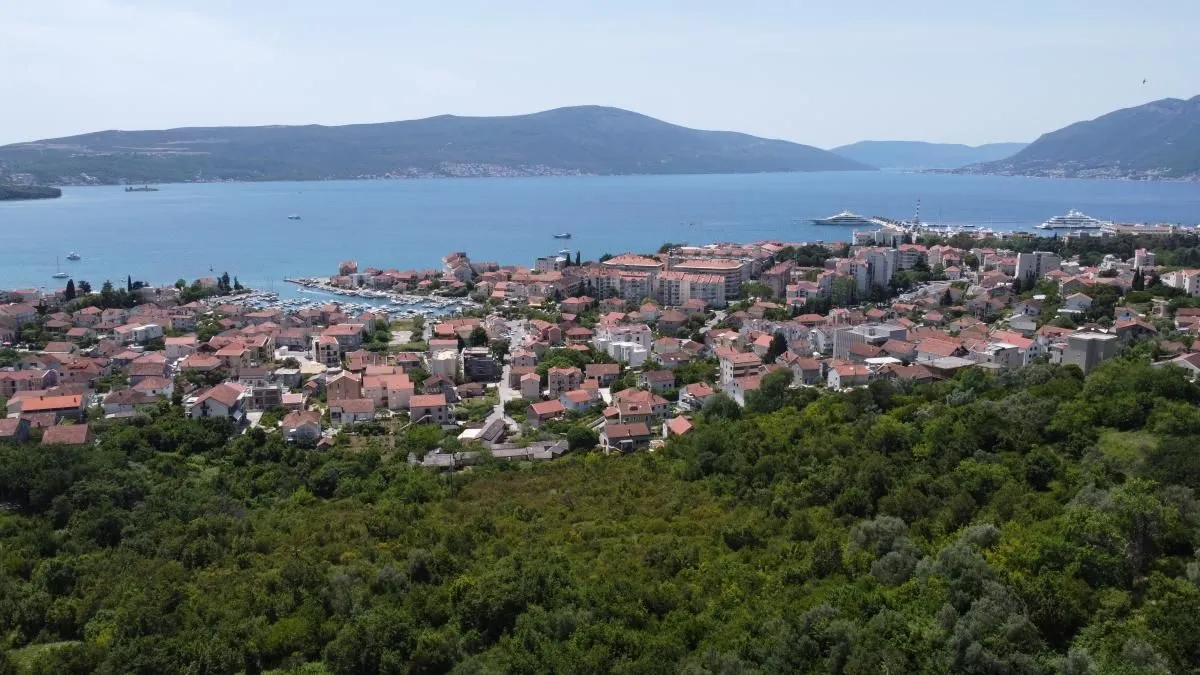 Prodaja, plac, 1400m², Tivat, Crna Gora
