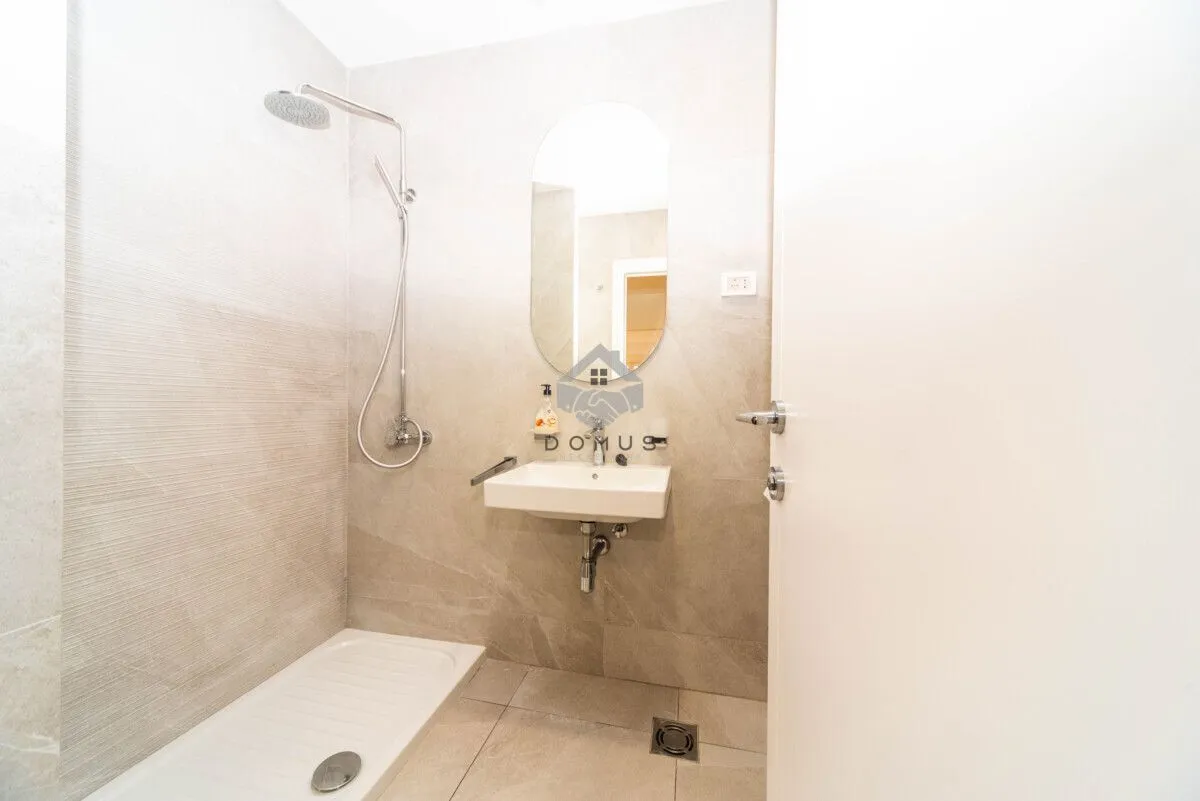 Rent, office space, 68m², Central Point, Podgorica