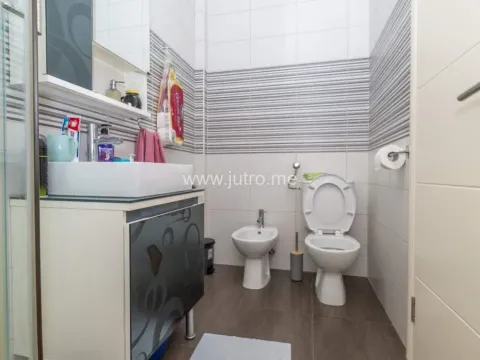 Izdavanje, kuća, 200m², Gorica, Danilovgrad - image 10