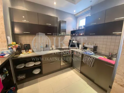 Izdavanje, trosoban stan, 95m², Savski Venac, Beograd - image 15