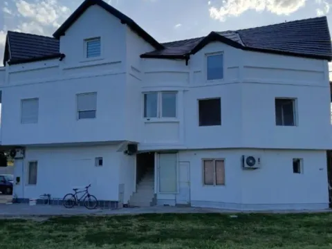 Prodaja, stan, 539m², Lozničko Polje, Loznica - image 2