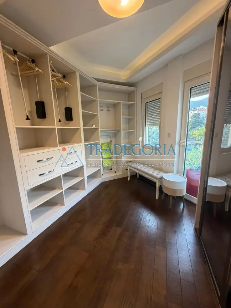 Prodaja, dvosoban stan, 89m², Bečići, Budva