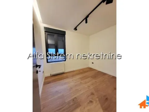 Izdavanje, trosoban stan, 90m², Uciteljsko Naselje, Zvezdara Sve Podlokacije - image 15