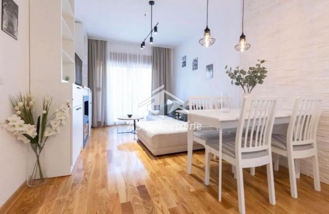 Rent, two bedroom apartment, 43m², Južni Bulevar, Vračar Sve Podlokacije