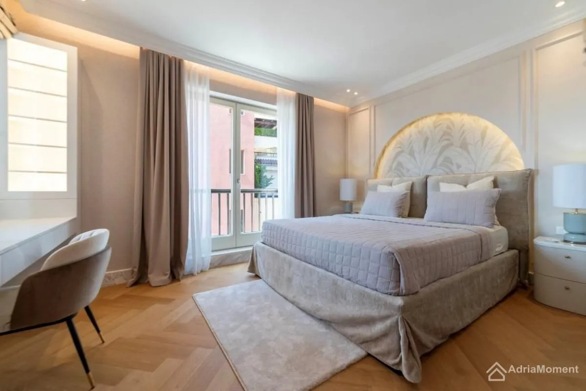 Sale, three bedroom apartment, 201m², Centar, Tivat