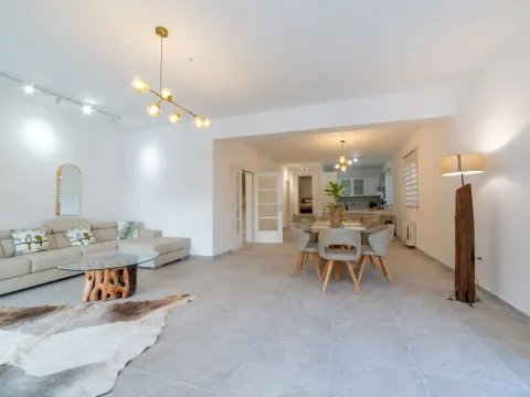 Rent, house, 315m², Tivat, Crna Gora - image 4