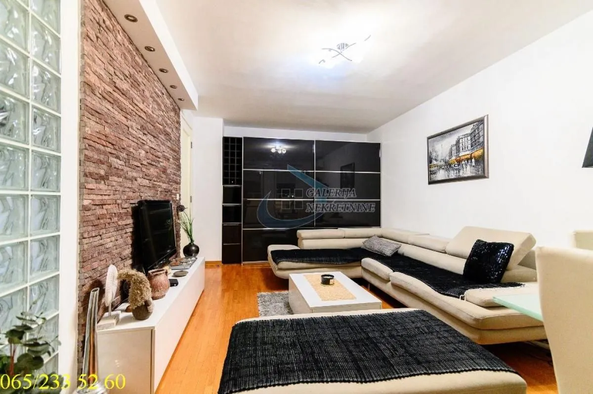Prodaja, trosoban stan, 68m², Novi Beograd Blok 67, Novi Beograd Sve Podlokacije