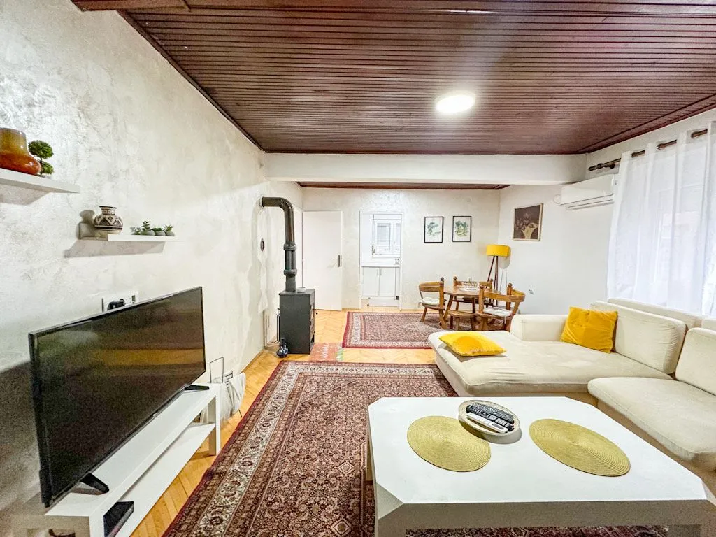 Izdavanje, kuća, 100m², Stari Aerodrom, Podgorica
