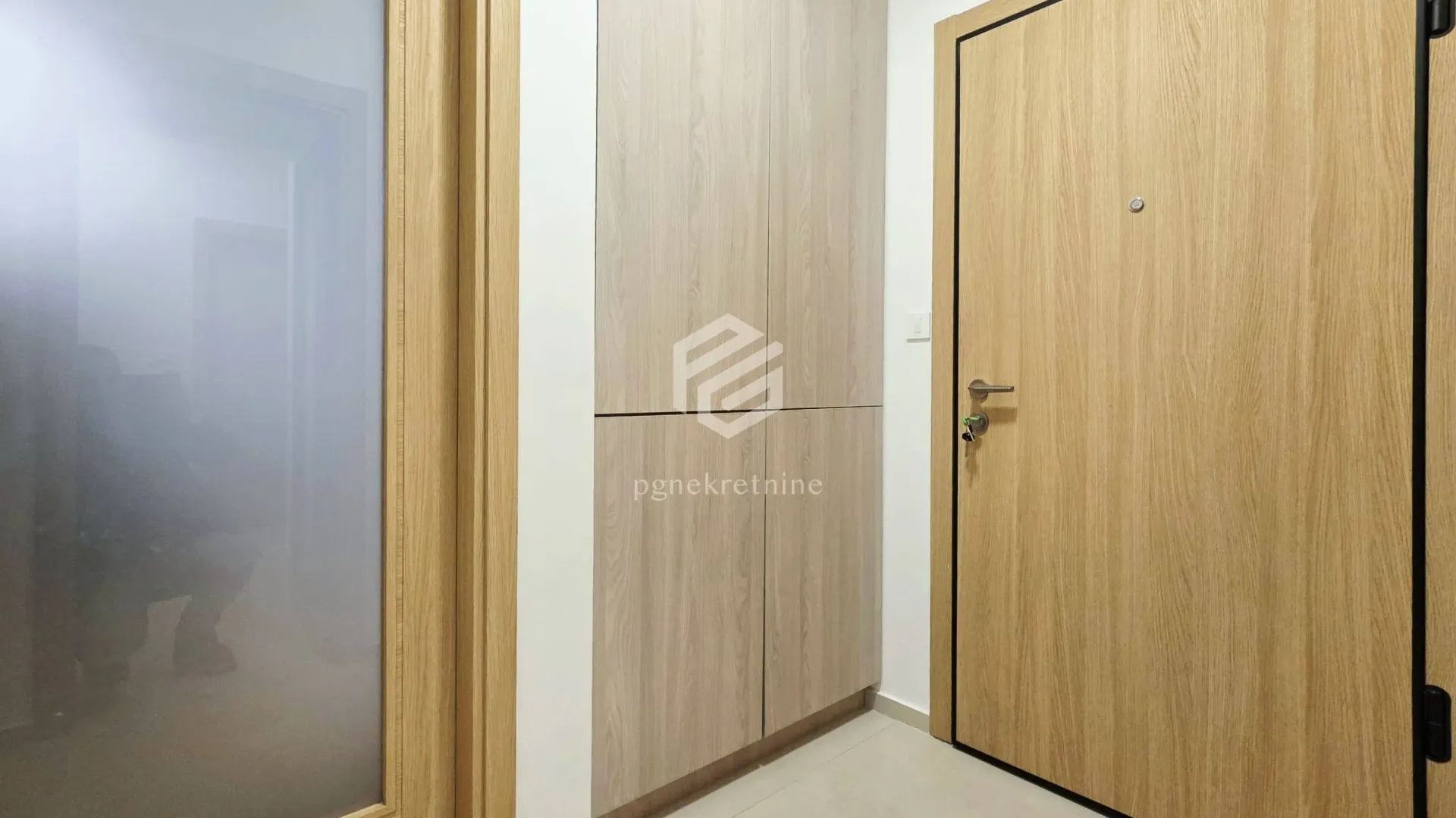 Rent, two bedroom apartment, 69m², City Kvart, Podgorica