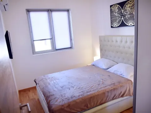 Izdavanje, dvosoban stan, 60m², Bečići, Budva - image 12