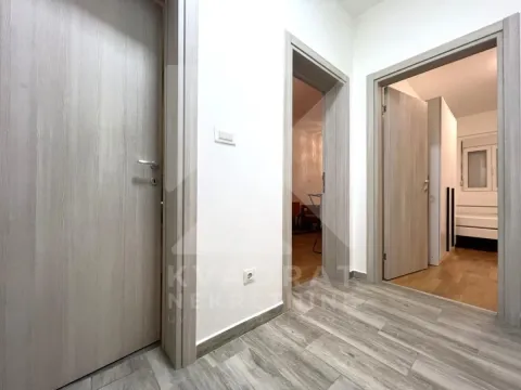 Rent, two bedroom apartment, 80m², Stari Aerodrom, Podgorica - image 13