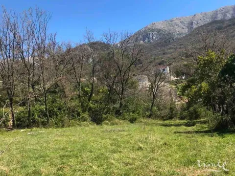 Zemljište in Zaljevo