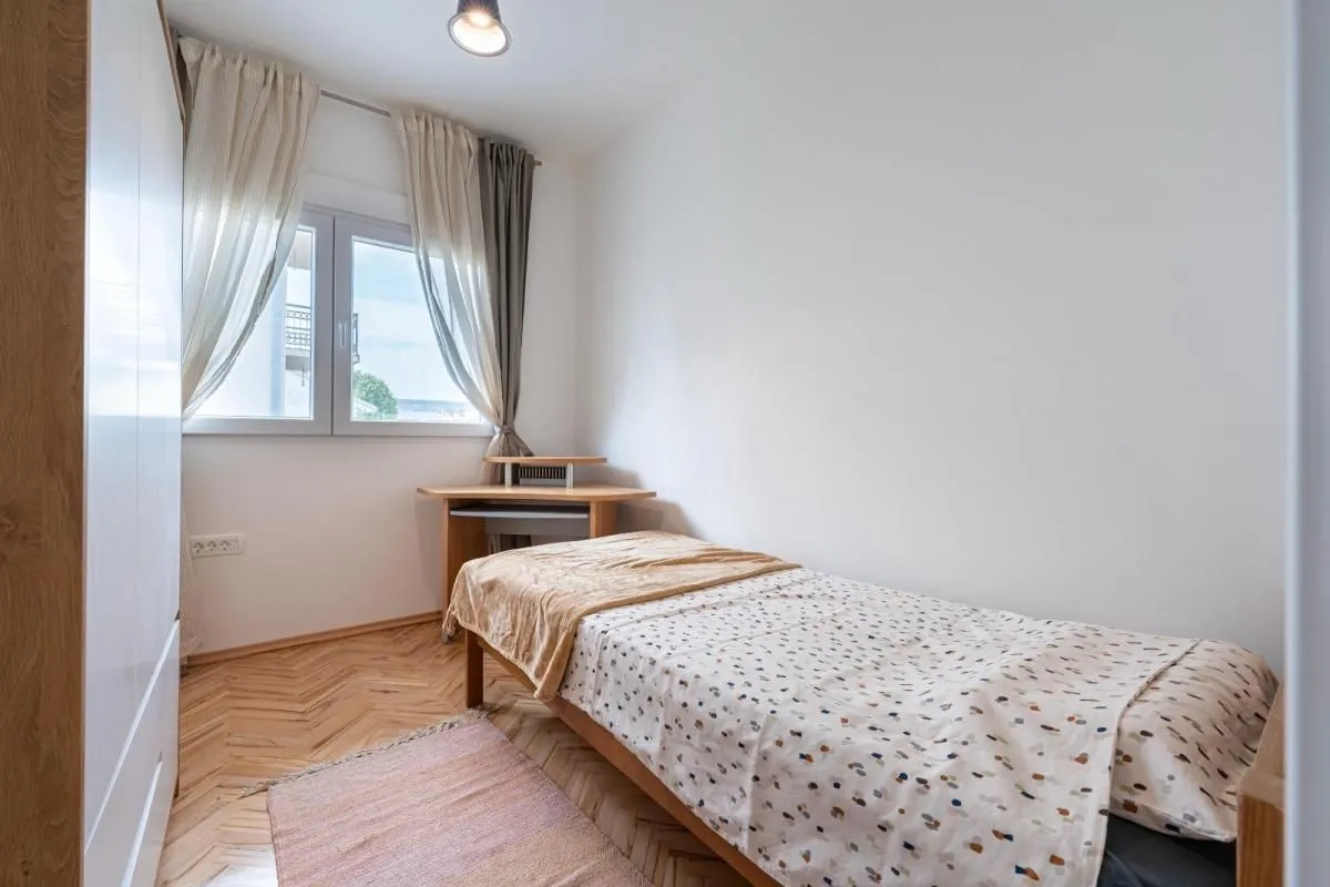 Rent, apartment, 100m², Dalmatinska ulica, Podgorica