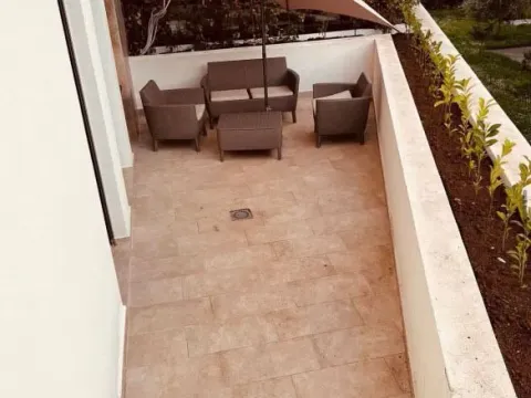 Izdavanje, stan, 50m², Tivat, Crna Gora - image 5