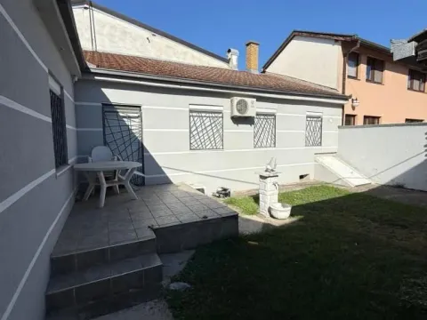 Izdavanje, kuća, 130m², Salajka, Novi Sad Sve Podlokacije